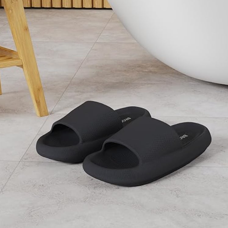 BRONAX Pillow Slippers