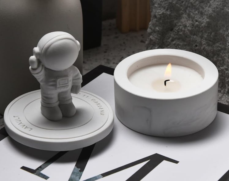 Lavault Astronaut Statue Scented Candle