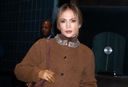 Jennifer Lopez before and after wearing super baggy jeans with UGGs.