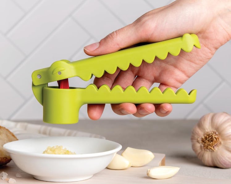 OTOTO Garligator Garlic Press