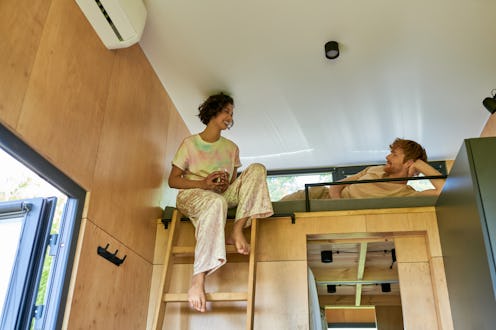 A couple is going viral for their bunk bed "sleep divorce."