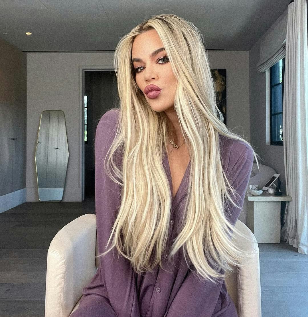 Khloé Kardashian just revealed her new "espresso martini" hair color.