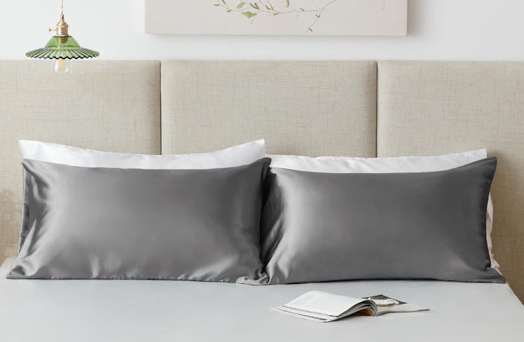 Love's cabin Satin Pillowcases (2-Pack)