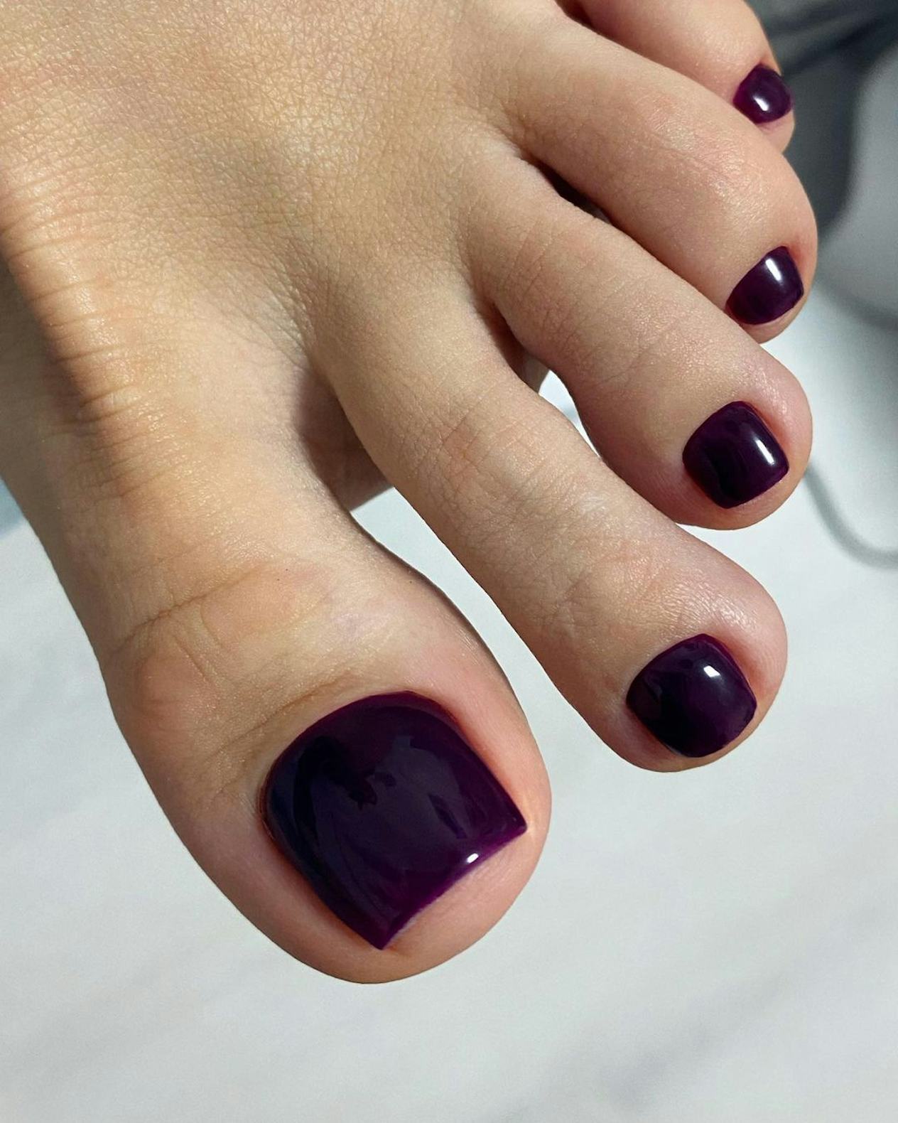 10 Winter 2025 Pedicure Color Trends To Know