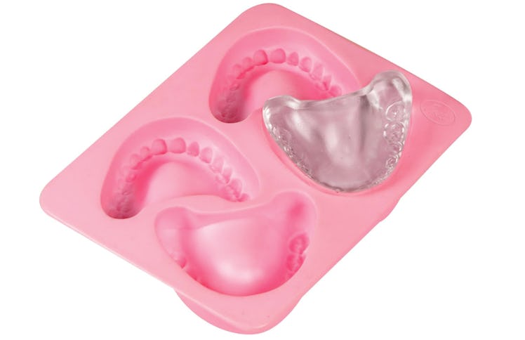 Genuine Fred Frozen Smiles Ice Tray