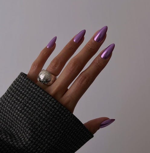 ICYMI: purple chrome nails are the unexpected cool girl manicure for winter 2025.