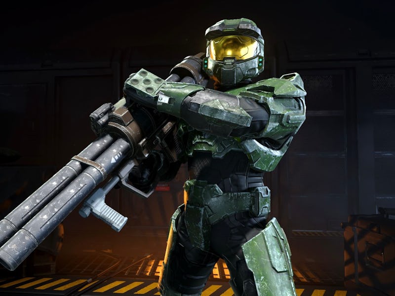 Master Chief holds a rocket launcher