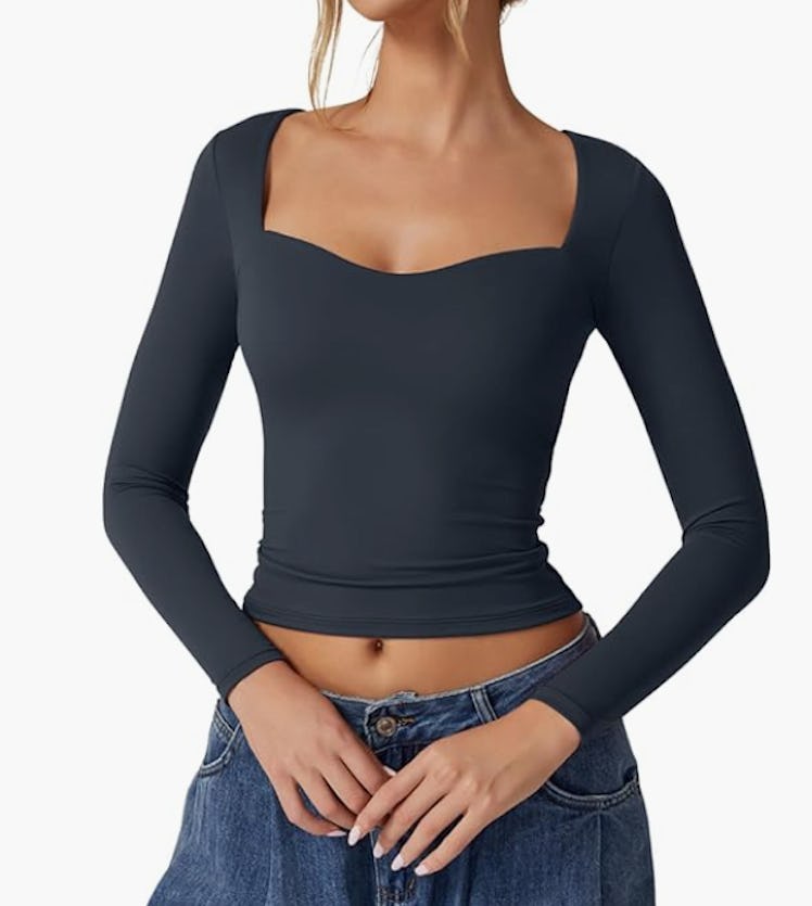 QINSEN Long-Sleeve Crop Top