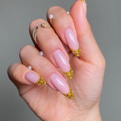 Here is the best Christmas nail art design for your zodiac sign.