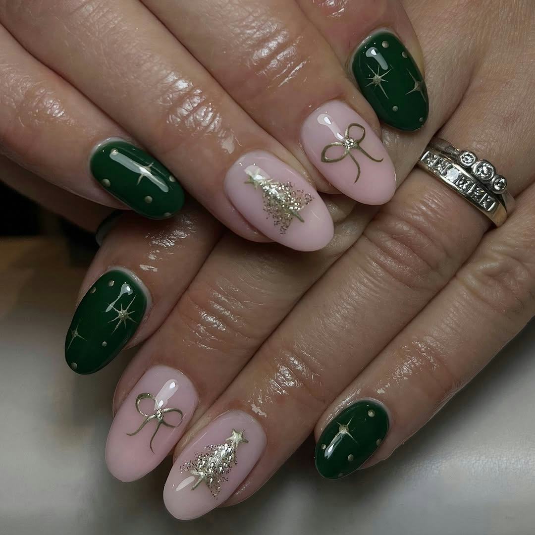 Find the perfect Christmas nail art design for your zodiac sign.
