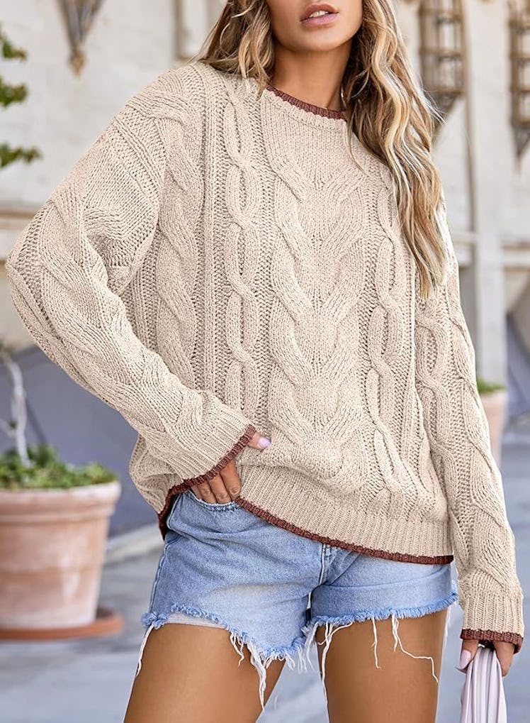 EVALES Cable-Knit Sweater