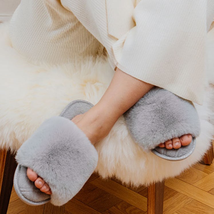 LongBay Faux Fur Memory Foam Slides