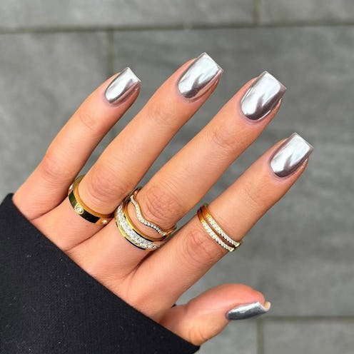 Silver chrome nails are a must-try manicure for winter 2025.