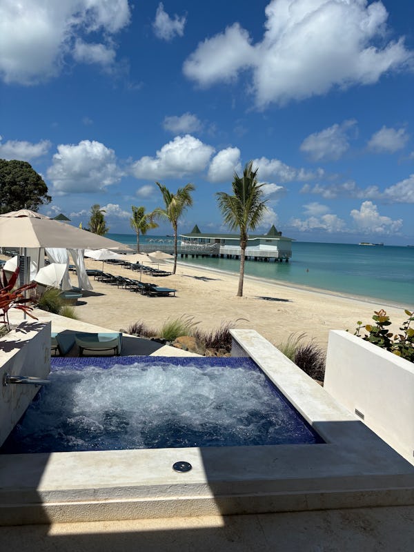 The Royalton CHIC Antigua