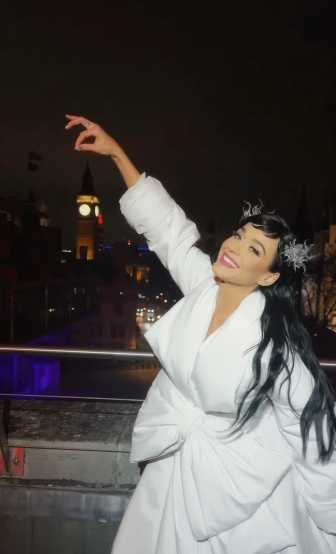 Katy Perry&rsquo;s jacket dress took coquette to the extreme.