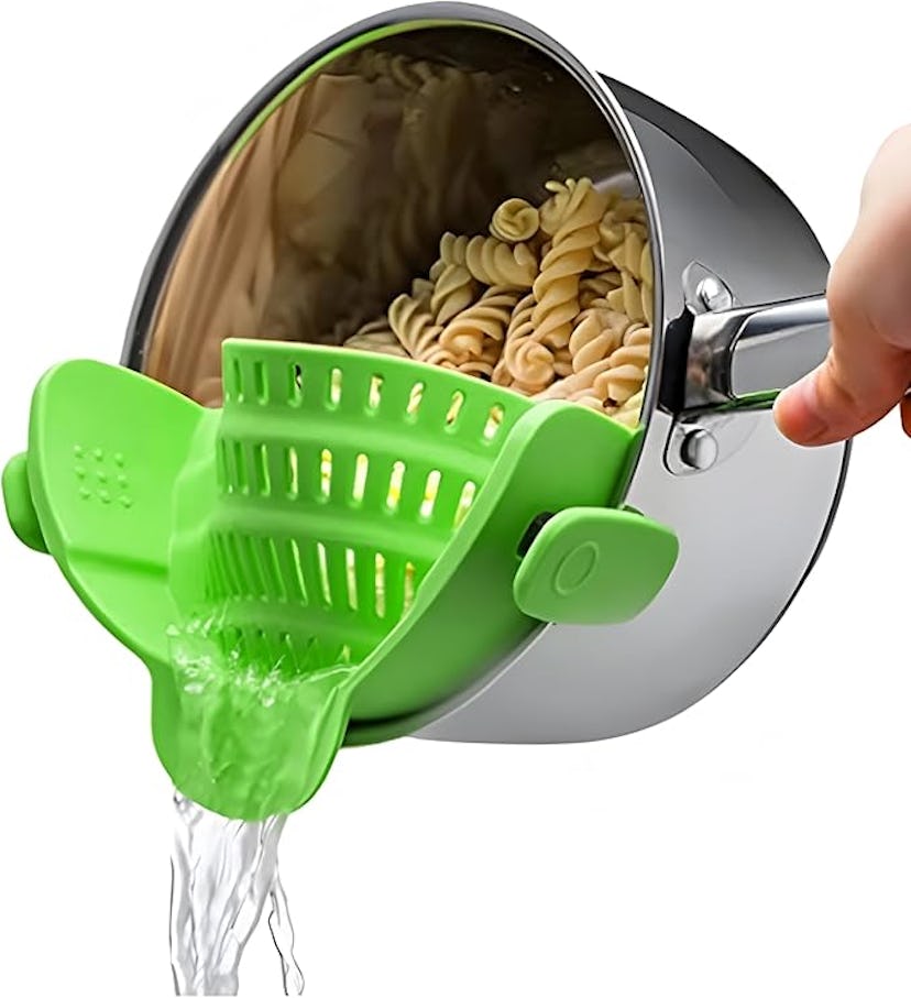 Kitchen Gizmo Snap N' Strain Clip-On Strainer