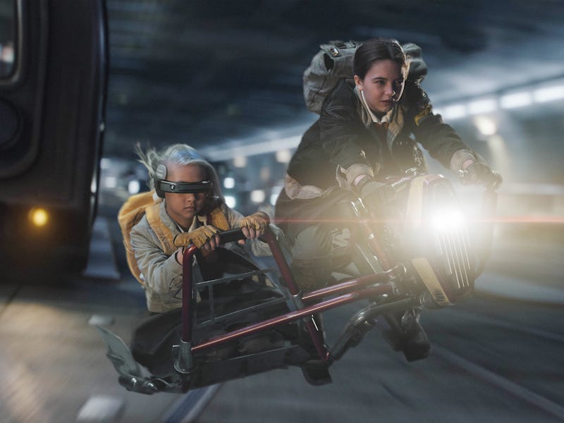 KB (Kyriana Kratter) and Fern (Ryan Kiera Armstrong) on hoverbikes in Lucasfilm's STAR WARS: SKELETO...