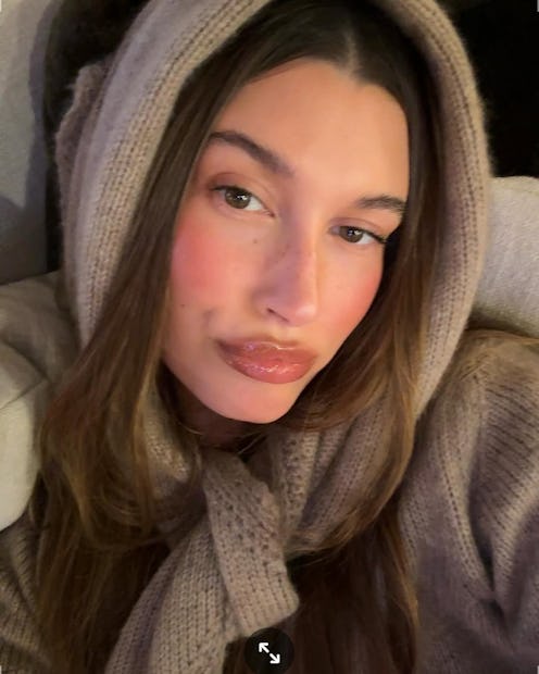 Hailey Bieber wears a chunky hoodie.