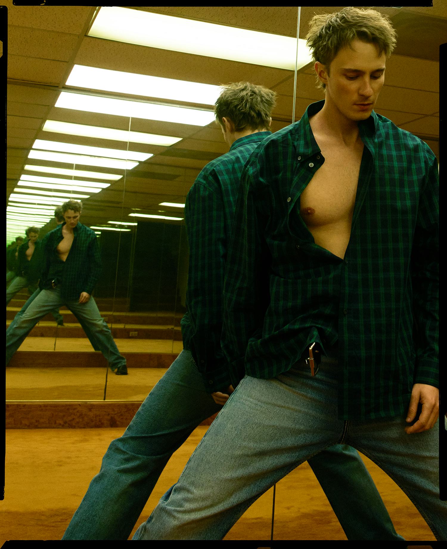 00110_wm_256_f6x.jpg?w=390&h=479&fit=cro