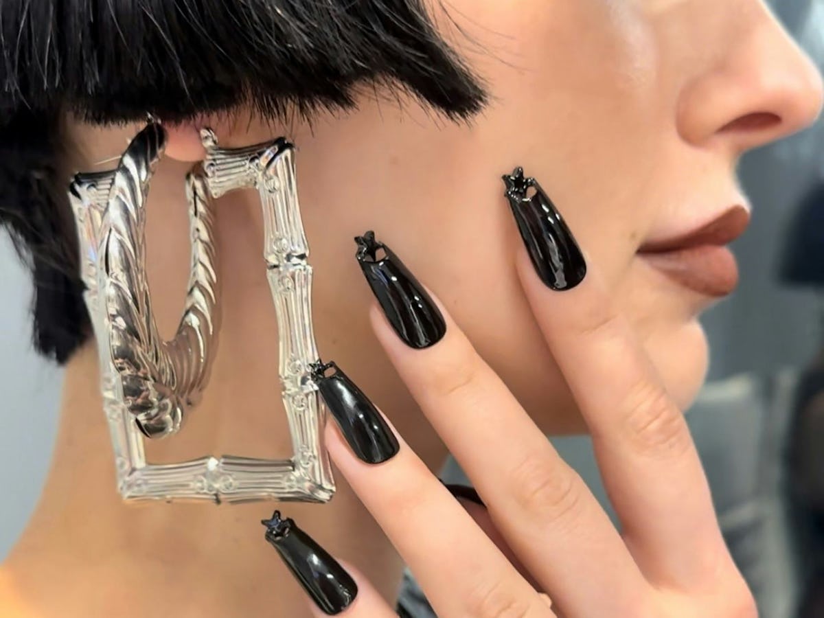 Edgy Stiletto Nails Shine in 2025