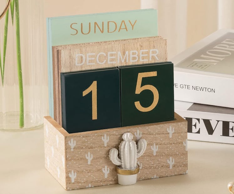 Aovdy Desk Perpetual Block Calendar