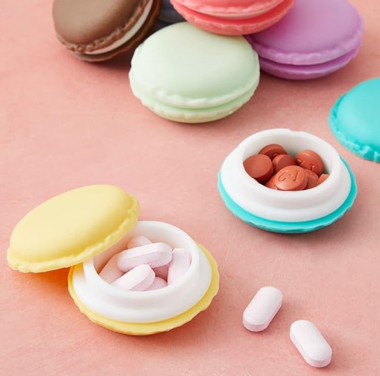 Juvale Macaron Pill Case (16-Pack)