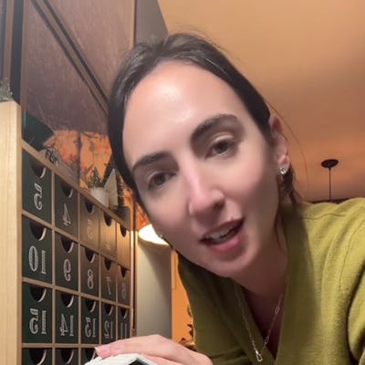 This Mom's Low Maintenance Elf On The Shelf Alternative Is Absolutely Brilliant