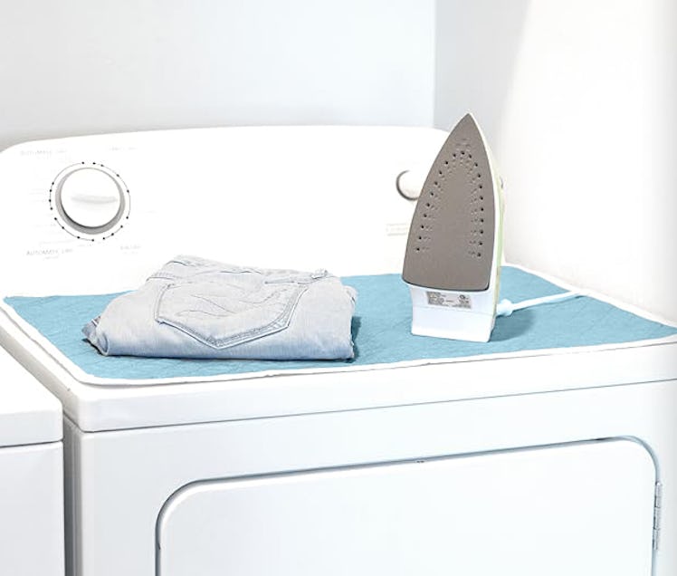 HOLD'N STORAGE Magnetic Ironing Mat