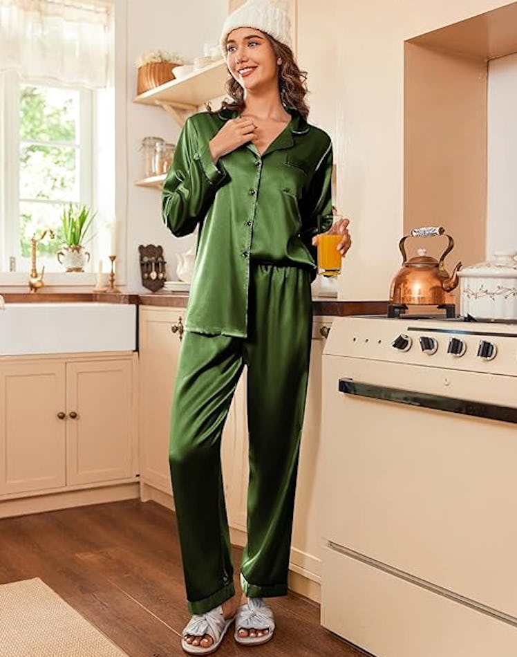 Ekouaer Satin Silk Pajama Set