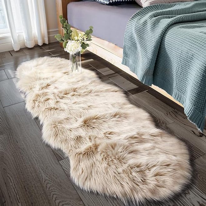 Ciicool Ultra Soft Faux Sheepskin Fur Rug 