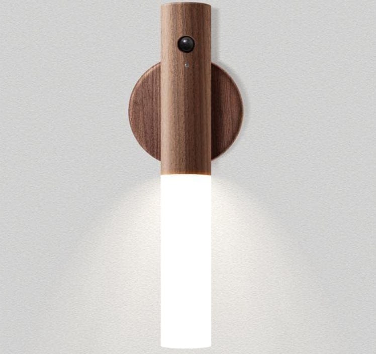 Chilvane Portable Motion Sensor Lamp