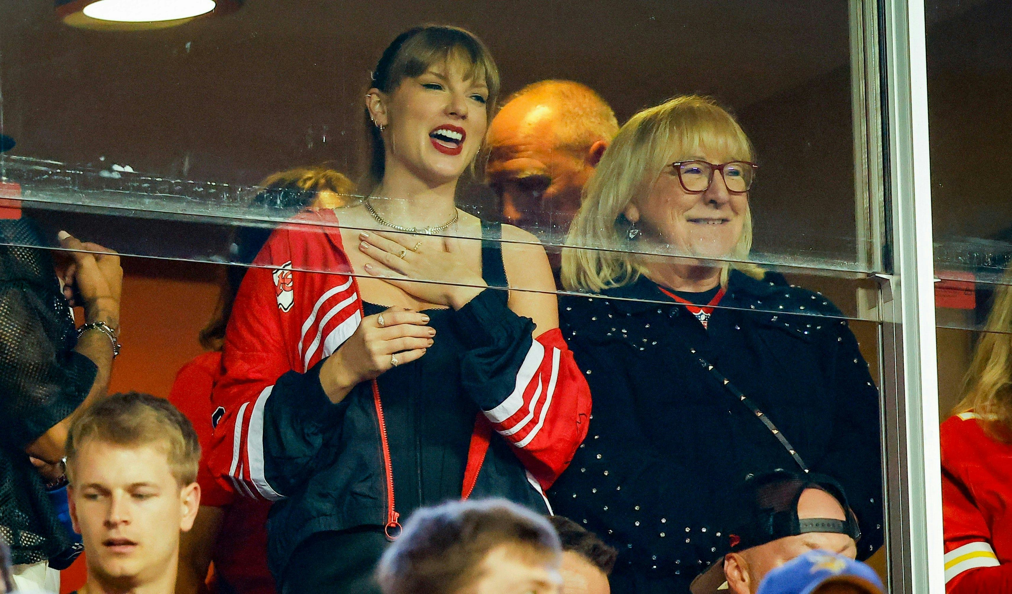 Taylor Swift and Donna Kelce at a Kansas City Chiefs game.