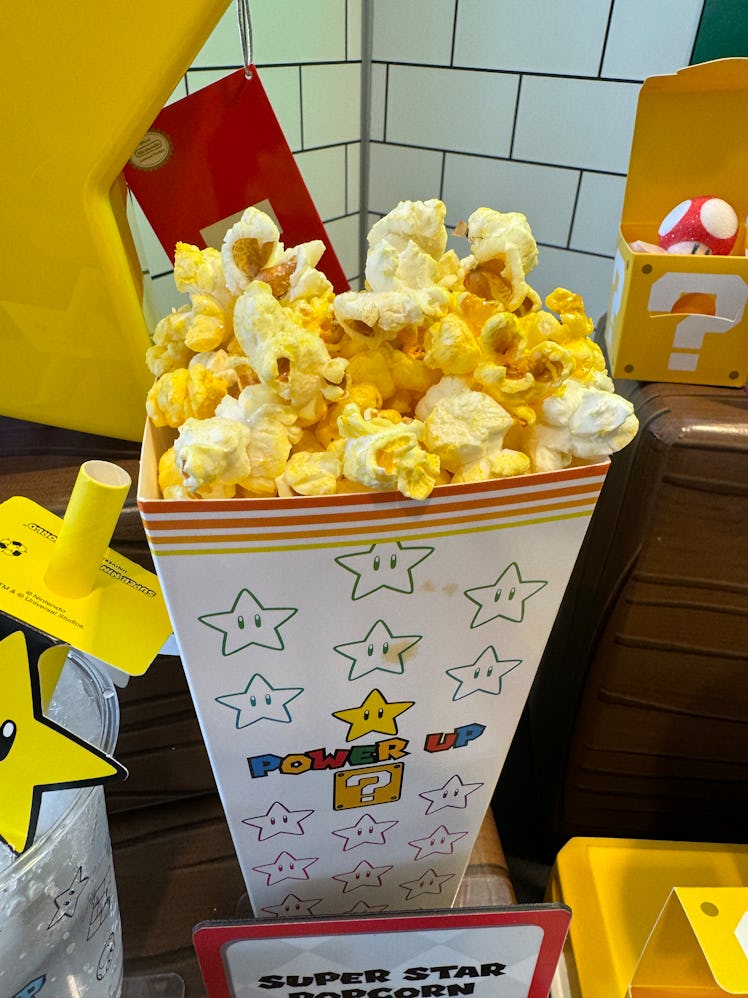 I tried the popcorn at the Power Up Cafe at Universal Studios Hollywood. 