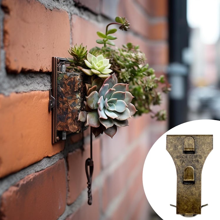 Holiday Joy Brick Clips for Hanging Outdoors (4-Pack)