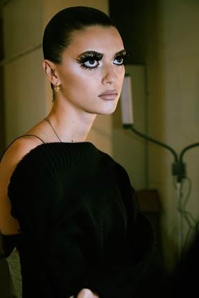 Mod spider lashes at Marc Jacobs f/w 2024 show.