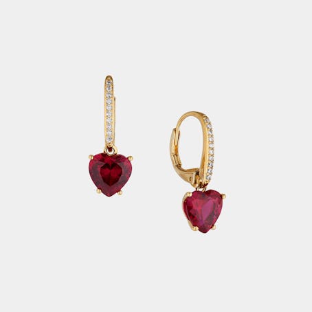 These heart earrings are like the one Taylor Swift wore to the Super Bowl to cheer on Travis Kelce. 