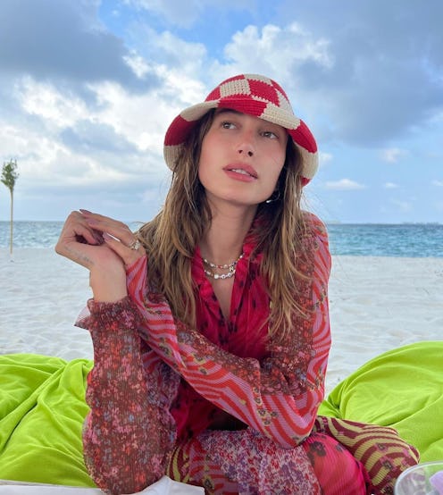 Hailey Bieber spring nail art