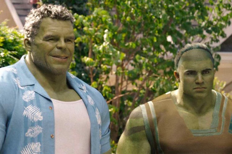 Mark Ruffalo as Bruce Banner and Wil Deusner as Skaar in She-Hulk: Attorney at Law