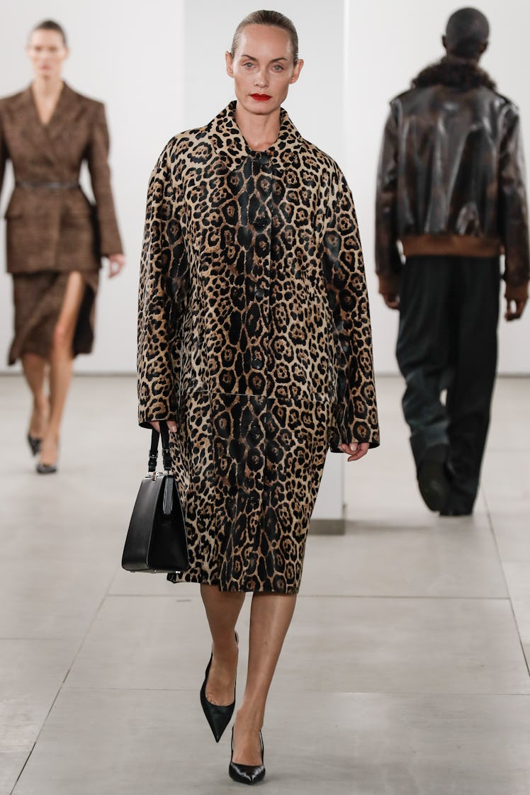 Amber Valletta walks the runway during the Michael Kors Ready to Wear Fall/Winter 2024-2024 fashion ...