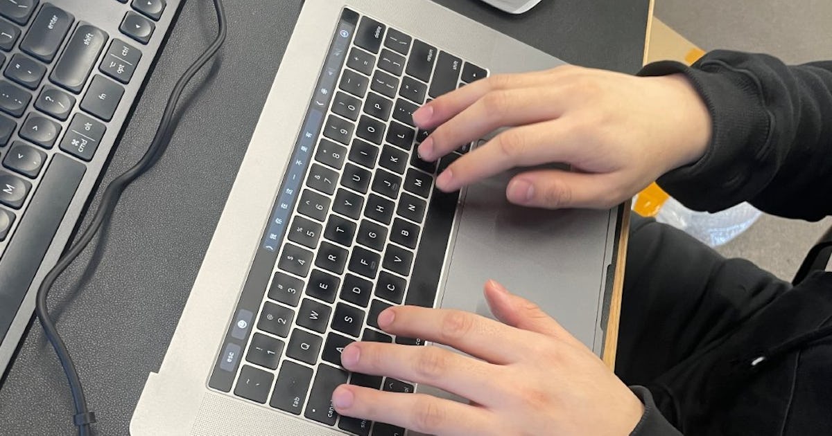 This Decapitated MacBook Keyboard is the Bizarre Upgrade Your Apple ...