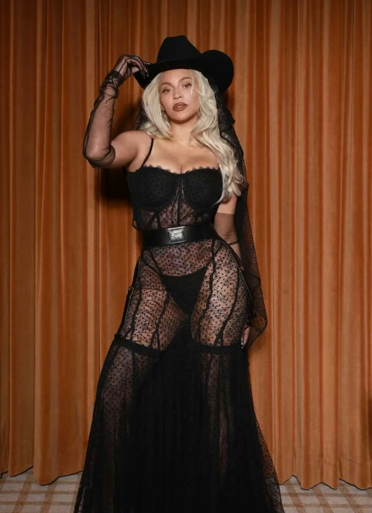 Beyoncé wears a sheer black dress on Valentine&rsquo;s Day.