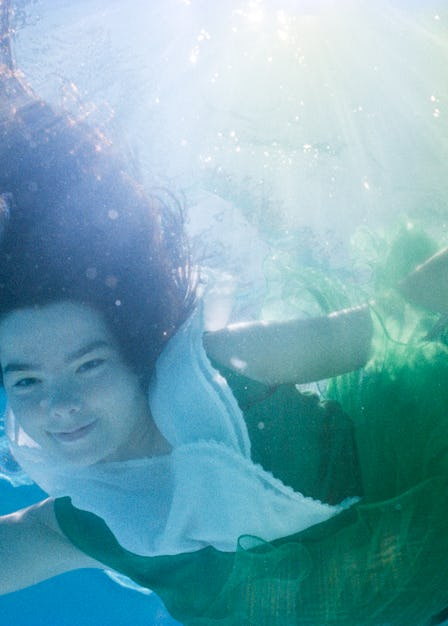 bjork underwater photographed by spike jonze