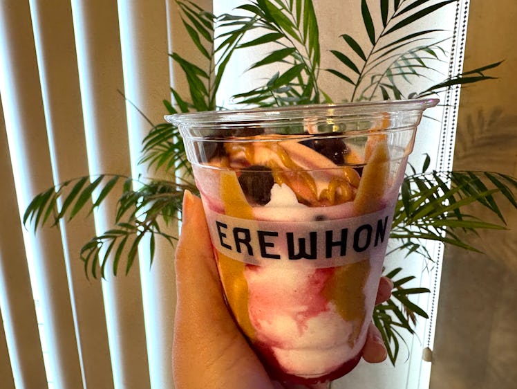 I tried the Hailey Bieber Erewhon soft serve strawberry sundae with chocolate chips and peanut butte...