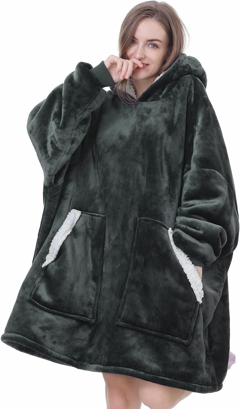 Kipswiza Sherpa Fleece Hoodie Blanket