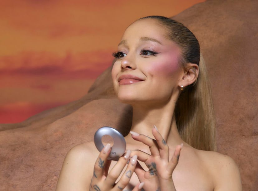 Ariana Grande wears the r.e.m. beauty Hypernova Satin Matte Blush in Pinking Of U.