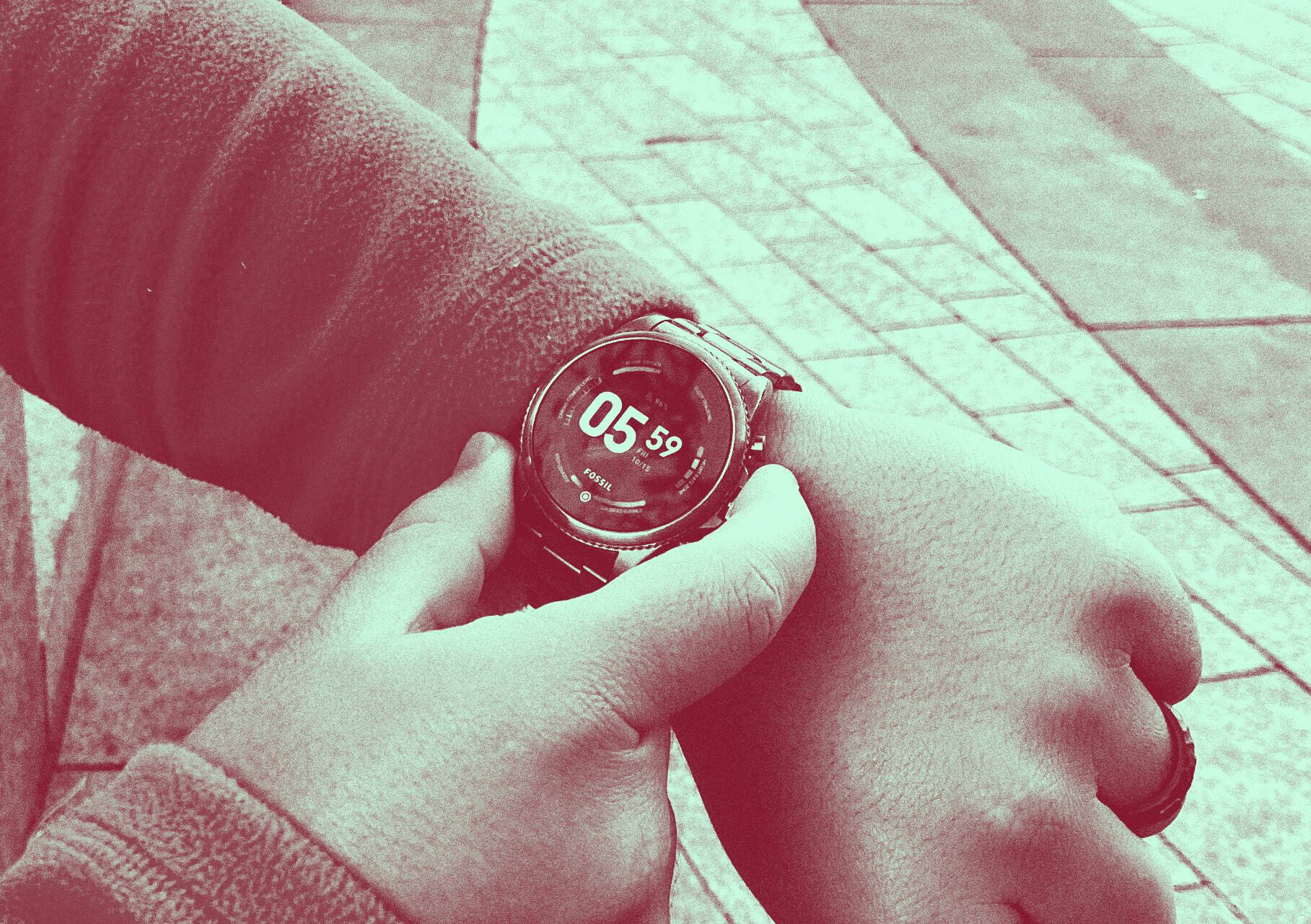 Apple and Samsung Won the Smartwatch War and We re All Worse Off