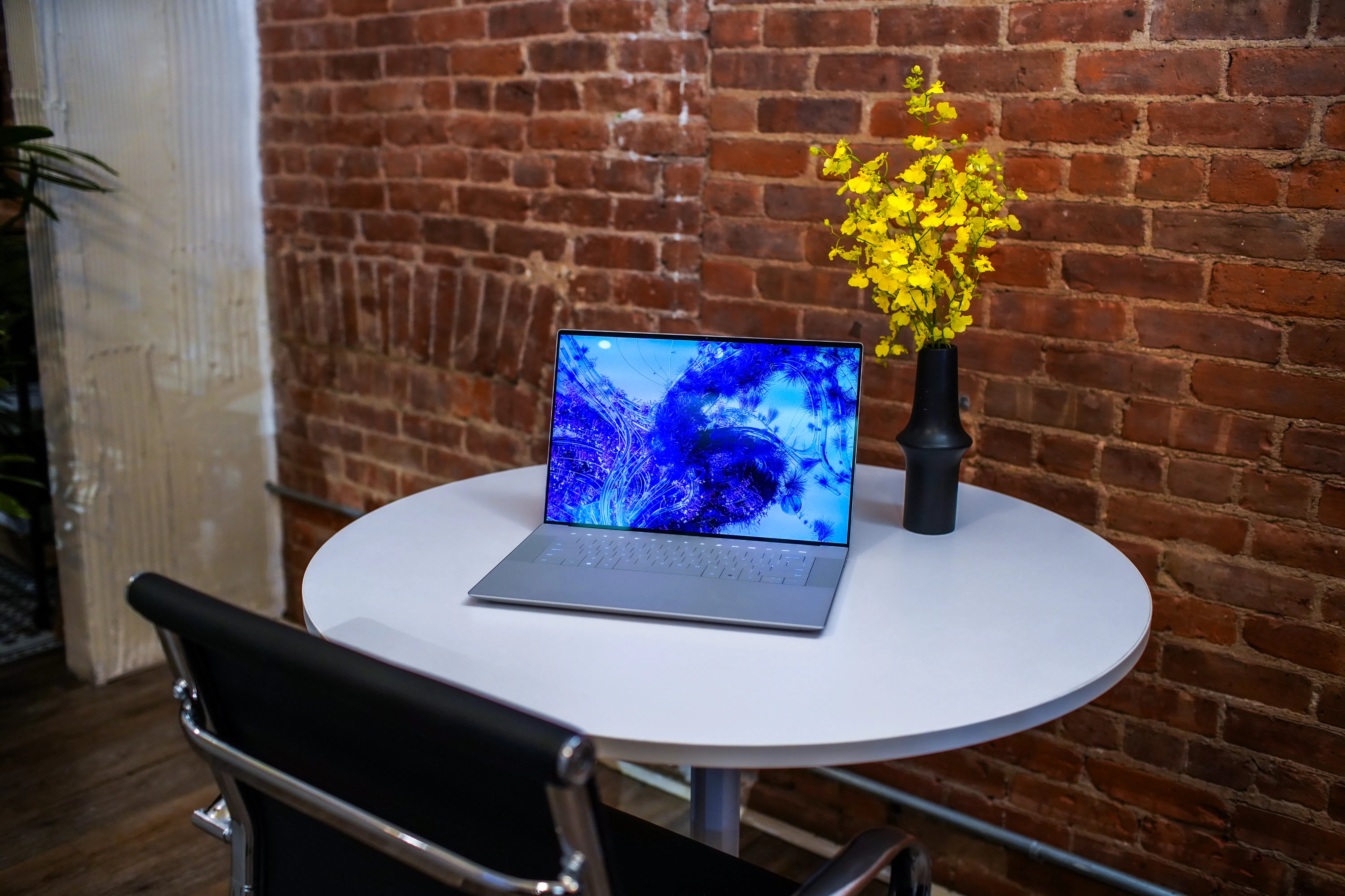 Dell Thinks Every Laptop Should Have an Invisible Trackpad