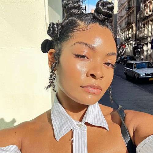 How to have glowy skin in the middle of winter, according to an expert.