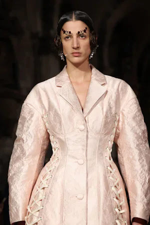 Rose eyebrows at Simone Rocha.