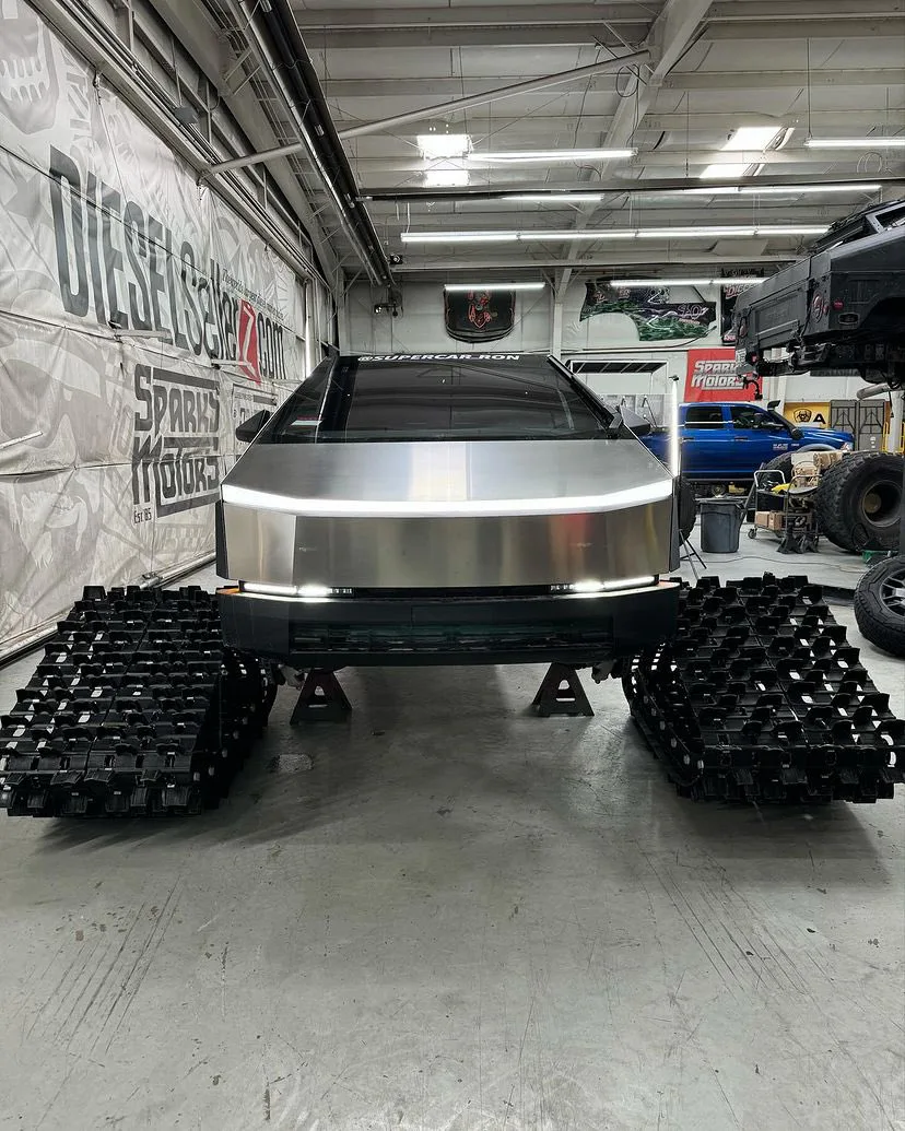 Somebody Modded Their Cybertruck Into a Beastly Snowpocalypse Tank